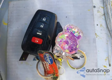 2021 Toyota Camry Se z USA, uszkodzony, nr VIN 4T1T11AK6MU596290